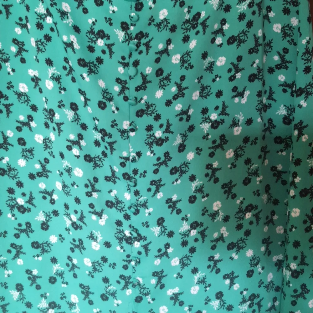 Laundry By Shelli Segal lovely fresh